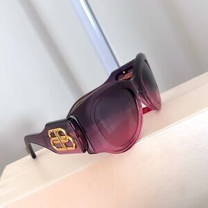 OVERSIZED BALENCIAGA SUNGLASSES
